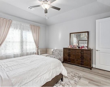 2437 Pinnacle Place - Photo Thumbnail 21