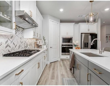 2437 Pinnacle Place - Photo Thumbnail 11