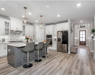 2437 Pinnacle Place - Photo Thumbnail 6