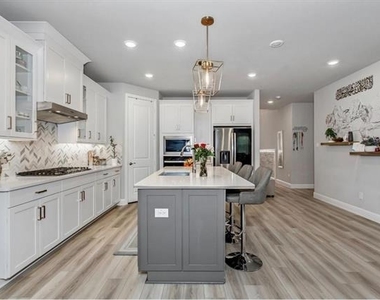 2437 Pinnacle Place - Photo Thumbnail 9