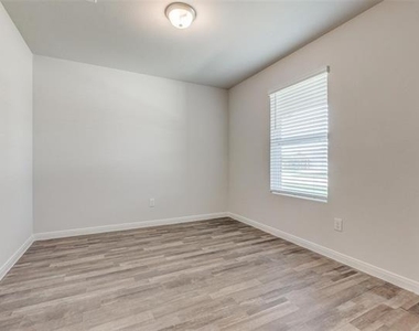 3527 Chestnut Oak Drive - Photo Thumbnail 12