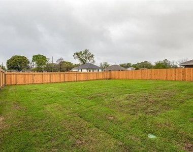 3527 Chestnut Oak Drive - Photo Thumbnail 7