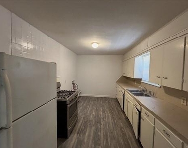 1515 James Street - Photo Thumbnail 4
