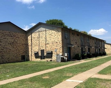 1341 N N Jim Miller Road - Photo Thumbnail 15