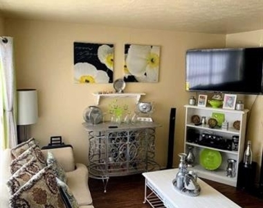 1341 N Jim Miller Road - Photo Thumbnail 14