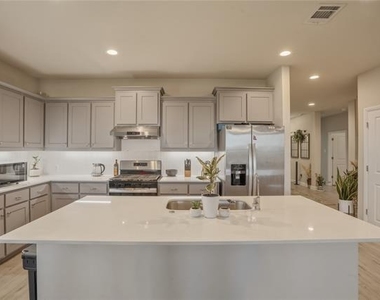 11536 Harp Lane - Photo Thumbnail 12