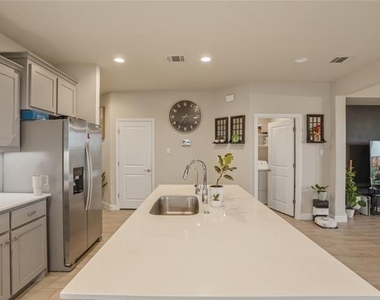 11536 Harp Lane - Photo Thumbnail 13