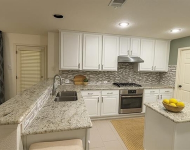 2428 Brycewood Lane - Photo Thumbnail 4