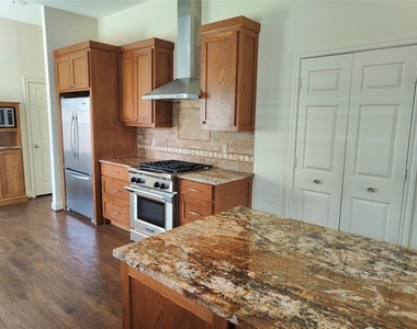 4832 Bull Run Drive - Photo Thumbnail 8