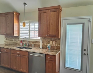 4832 Bull Run Drive - Photo Thumbnail 11