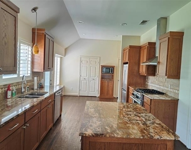 4832 Bull Run Drive - Photo Thumbnail 6