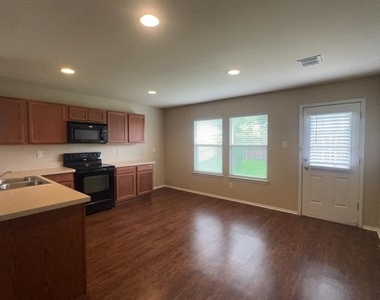1340 Gayle Street - Photo Thumbnail 2