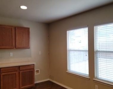 1340 Gayle Street - Photo Thumbnail 5