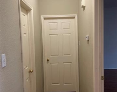 3633 Kimble Drive - Photo Thumbnail 14
