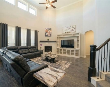 2609 Hammock Lake Drive - Photo Thumbnail 8