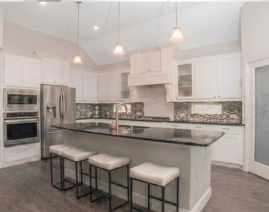 2609 Hammock Lake Drive - Photo Thumbnail 12