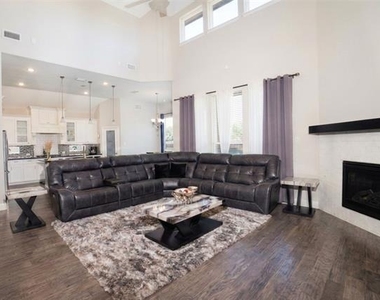 2609 Hammock Lake Drive - Photo Thumbnail 9