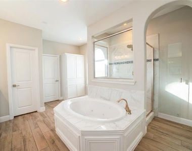 2609 Hammock Lake Drive - Photo Thumbnail 19