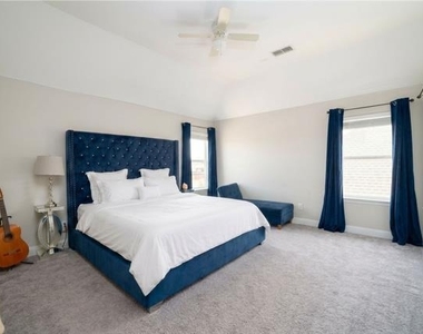 2609 Hammock Lake Drive - Photo Thumbnail 25