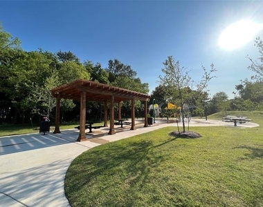 1602 Westfall Drive - Photo Thumbnail 24