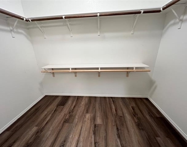 1602 Westfall Drive - Photo Thumbnail 9