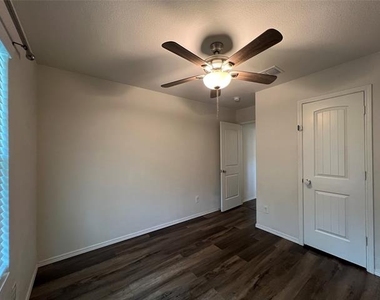 1602 Westfall Drive - Photo Thumbnail 11