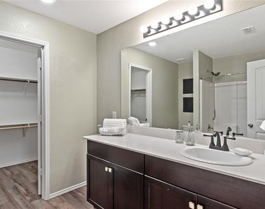 1602 Westfall Drive - Photo Thumbnail 36