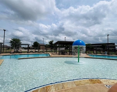 1602 Westfall Drive - Photo Thumbnail 18
