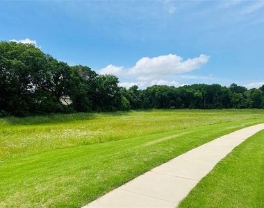 1602 Westfall Drive - Photo Thumbnail 21