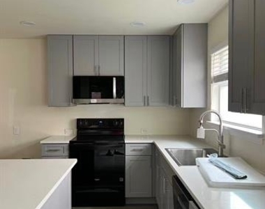 9221 Goldenview Drive - Photo Thumbnail 5