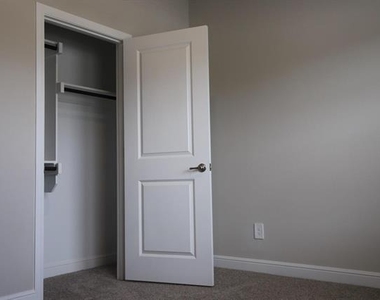 15529 Leaside Drive - Photo Thumbnail 18