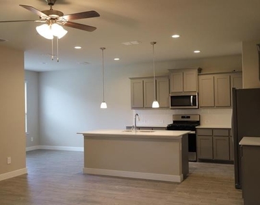 15529 Leaside Drive - Photo Thumbnail 3