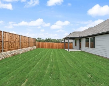 704 Summerberry Drive - Photo Thumbnail 17