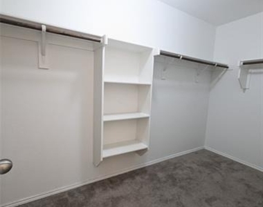 1740 Alamandine Avenue - Photo Thumbnail 14
