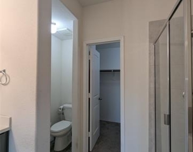 1740 Alamandine Avenue - Photo Thumbnail 12
