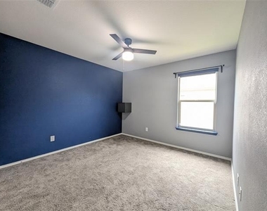 1740 Alamandine Avenue - Photo Thumbnail 16