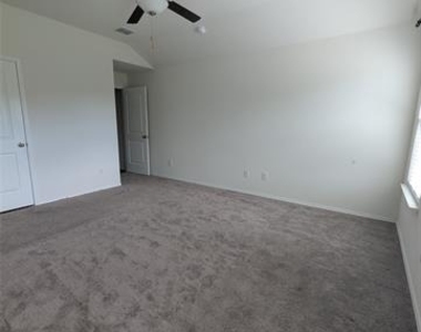 1740 Alamandine Avenue - Photo Thumbnail 9