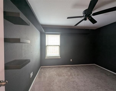 1740 Alamandine Avenue - Photo Thumbnail 18