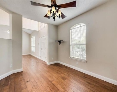 3009 Larkspur Court - Photo Thumbnail 10