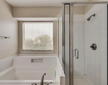 3009 Larkspur Court - Photo Thumbnail 17