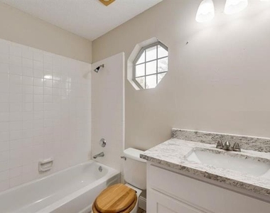 3009 Larkspur Court - Photo Thumbnail 20