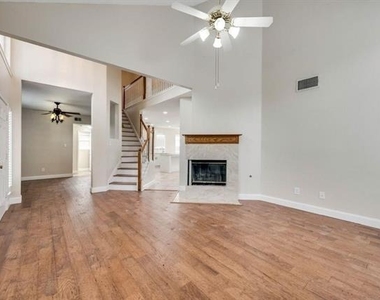 3009 Larkspur Court - Photo Thumbnail 2