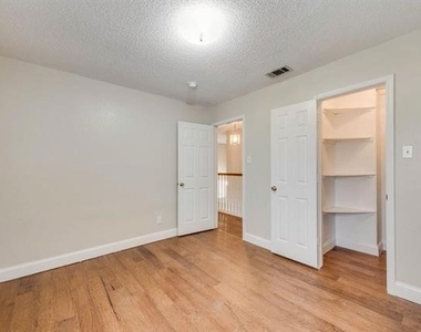 3009 Larkspur Court - Photo Thumbnail 19