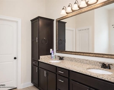 631 Riverscape Drive - Photo Thumbnail 11