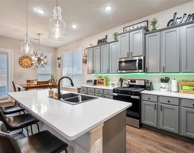 7224 Fallen Crest Lane - Photo Thumbnail 5