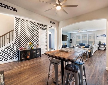7224 Fallen Crest Lane - Photo Thumbnail 2