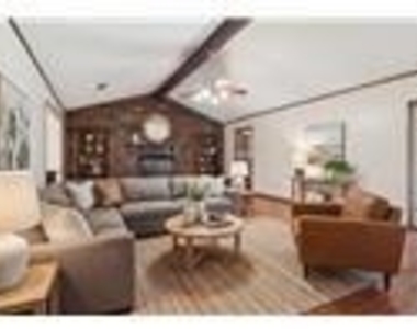 941 Maple Street - Photo Thumbnail 3