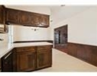 941 Maple Street - Photo Thumbnail 14
