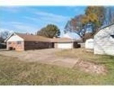 941 Maple Street - Photo Thumbnail 32