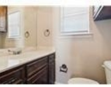 941 Maple Street - Photo Thumbnail 27
